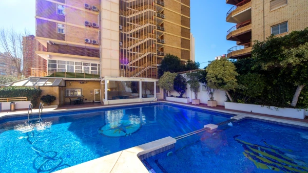 Imagen de Piscina para adultos y niños